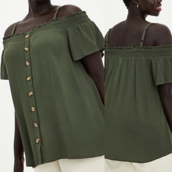 torrid Tops - NWT Torrid size 2X green gauze cold shoulder top